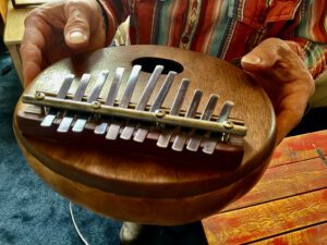 Crossroads Round Walnut/Gourd Kalimba